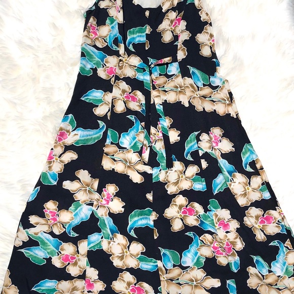 Darian Vintage Floral Dress: V-neck/Sleeveless/Button up - Picture 2 of 5